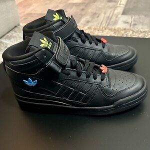 NEW Adidas Black Leather RARE High-Top Sneakers Women’s 7.5 - 8 Youth 6.5 Shoes